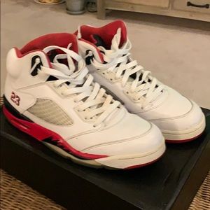 Jordan 5 retro Fire Red